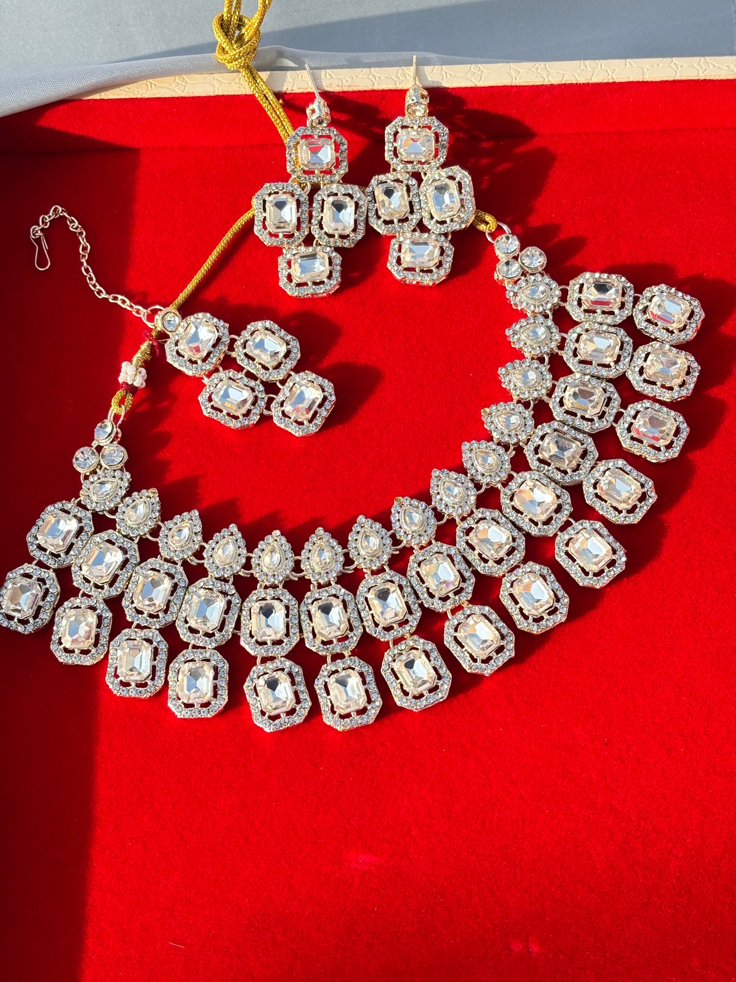 Royal Square-Cut Kundan Necklace Set