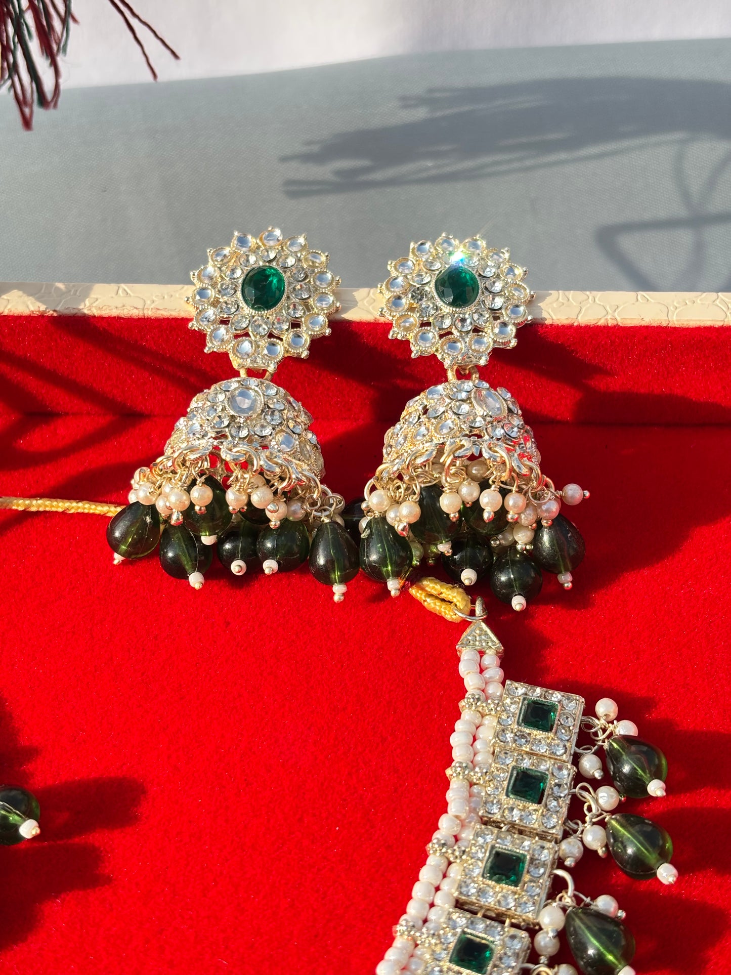 Emerald & Pearl Kundan Bridal Jewellery Set