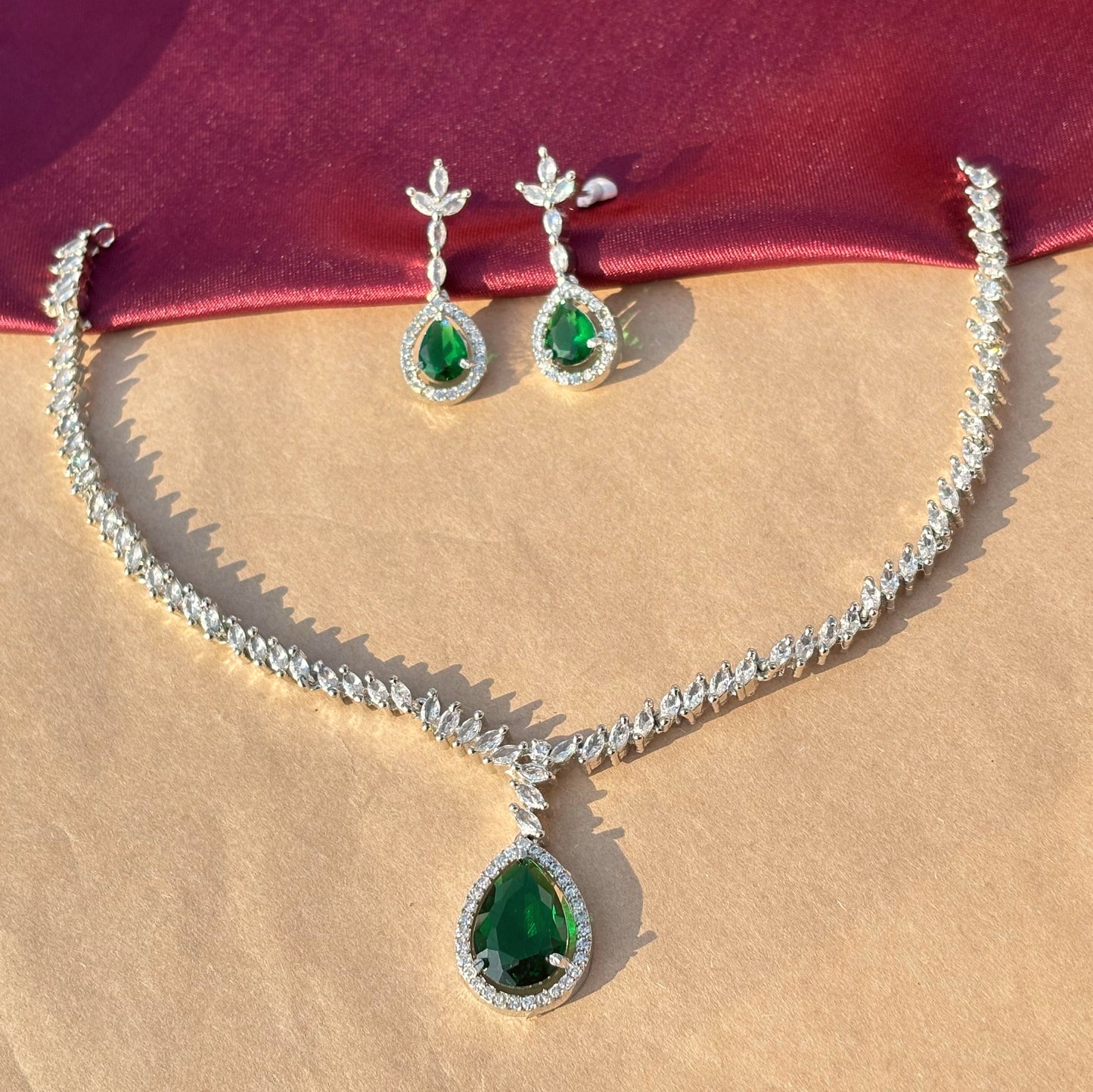 Emerald Elegance Teardrop Necklace and Earring Set