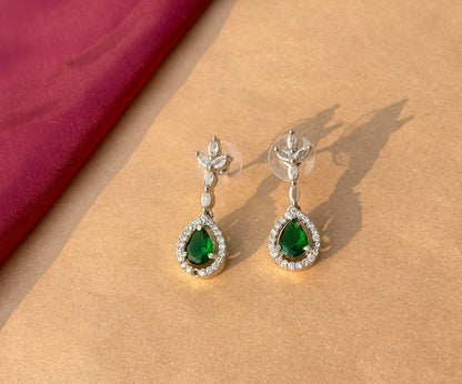Emerald Elegance Teardrop Necklace and Earring Set