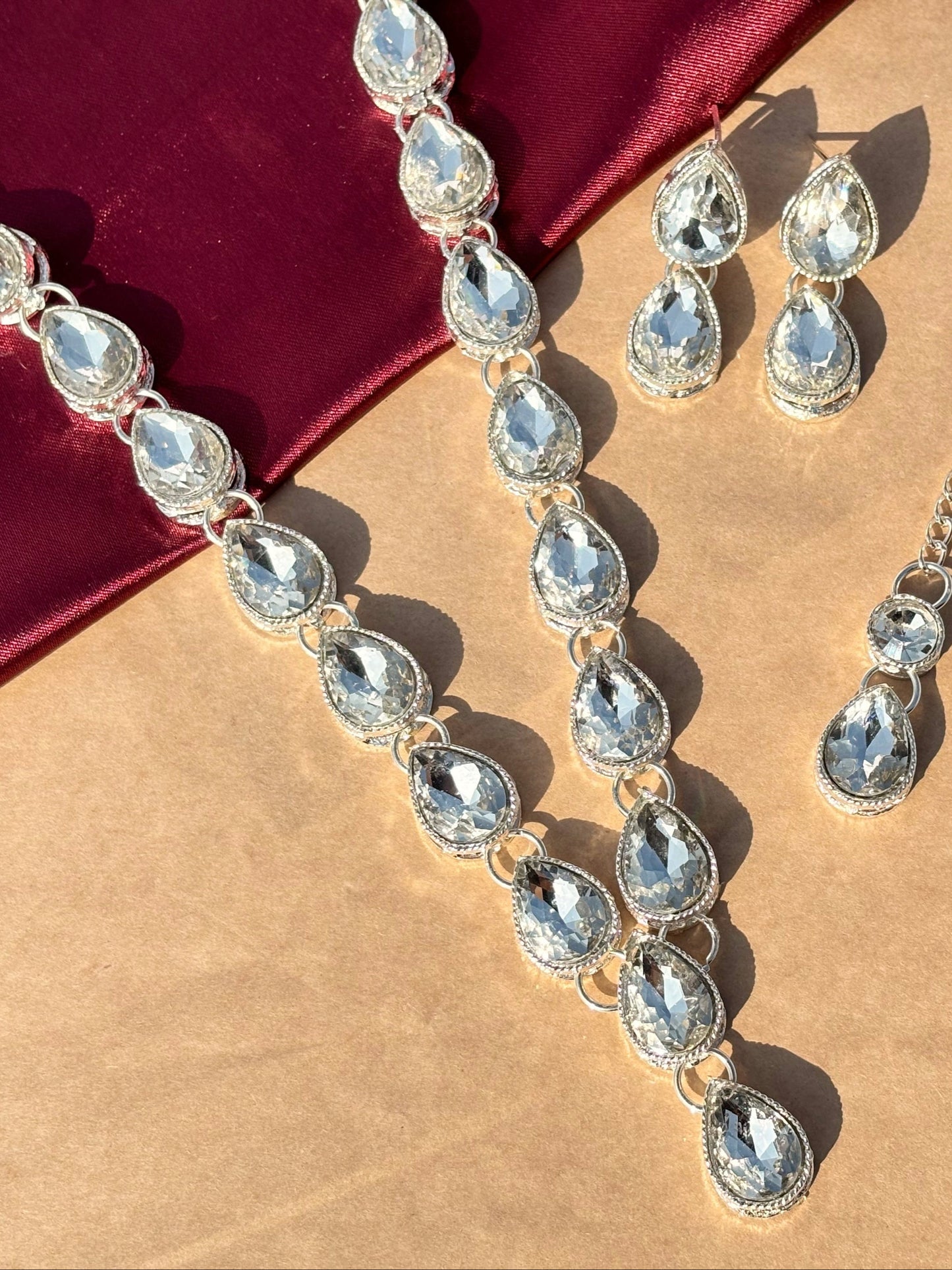 Royal Teardrop Diamond Necklace, Earrings & Maang Tikka Set