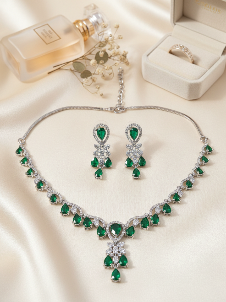 Emerald Majesty Necklace & Earrings Set