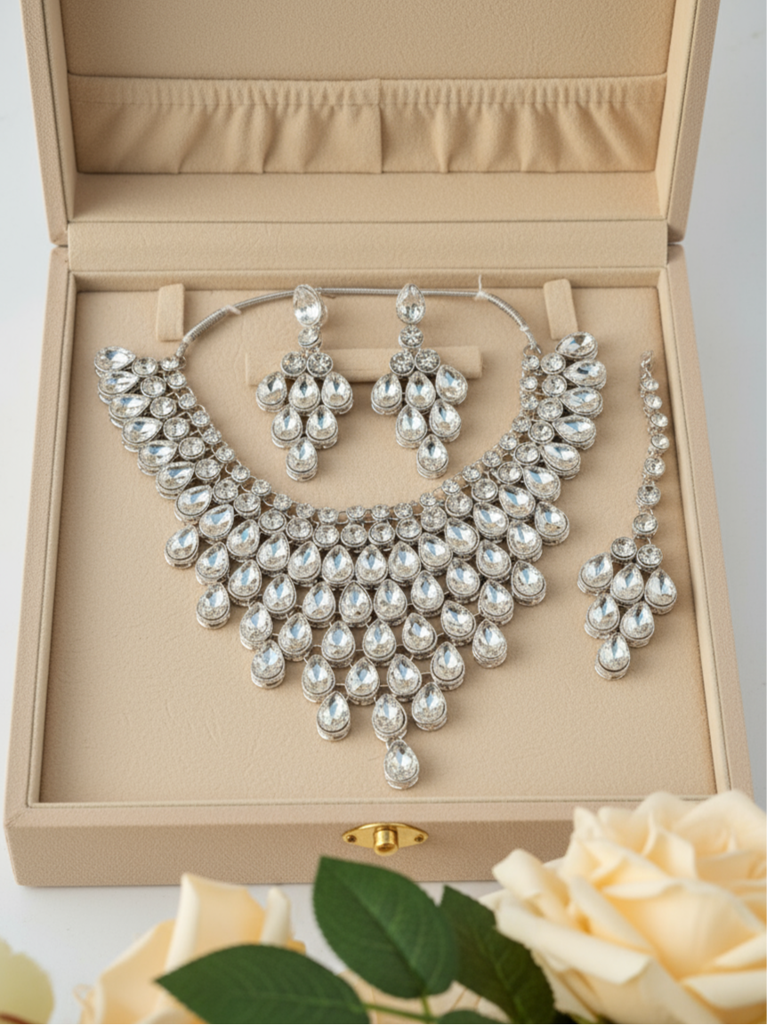 Royal White Pear-Cut Polki Kundan Bridal Jewellery Set